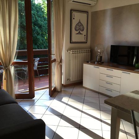 Antonellagardalake Desenzano del Garda Exterior foto